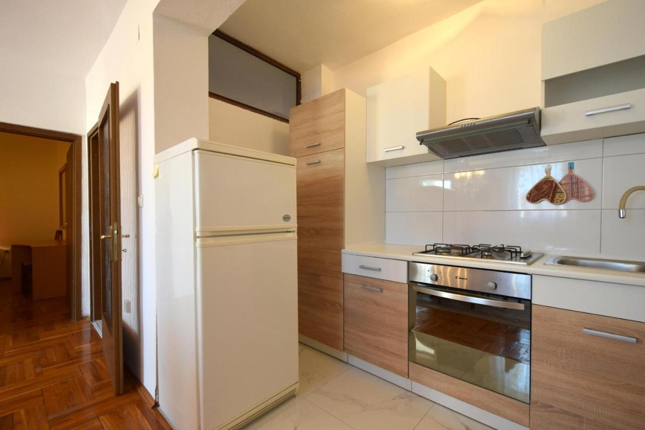 Apartments Petrovic Malinska Extérieur photo