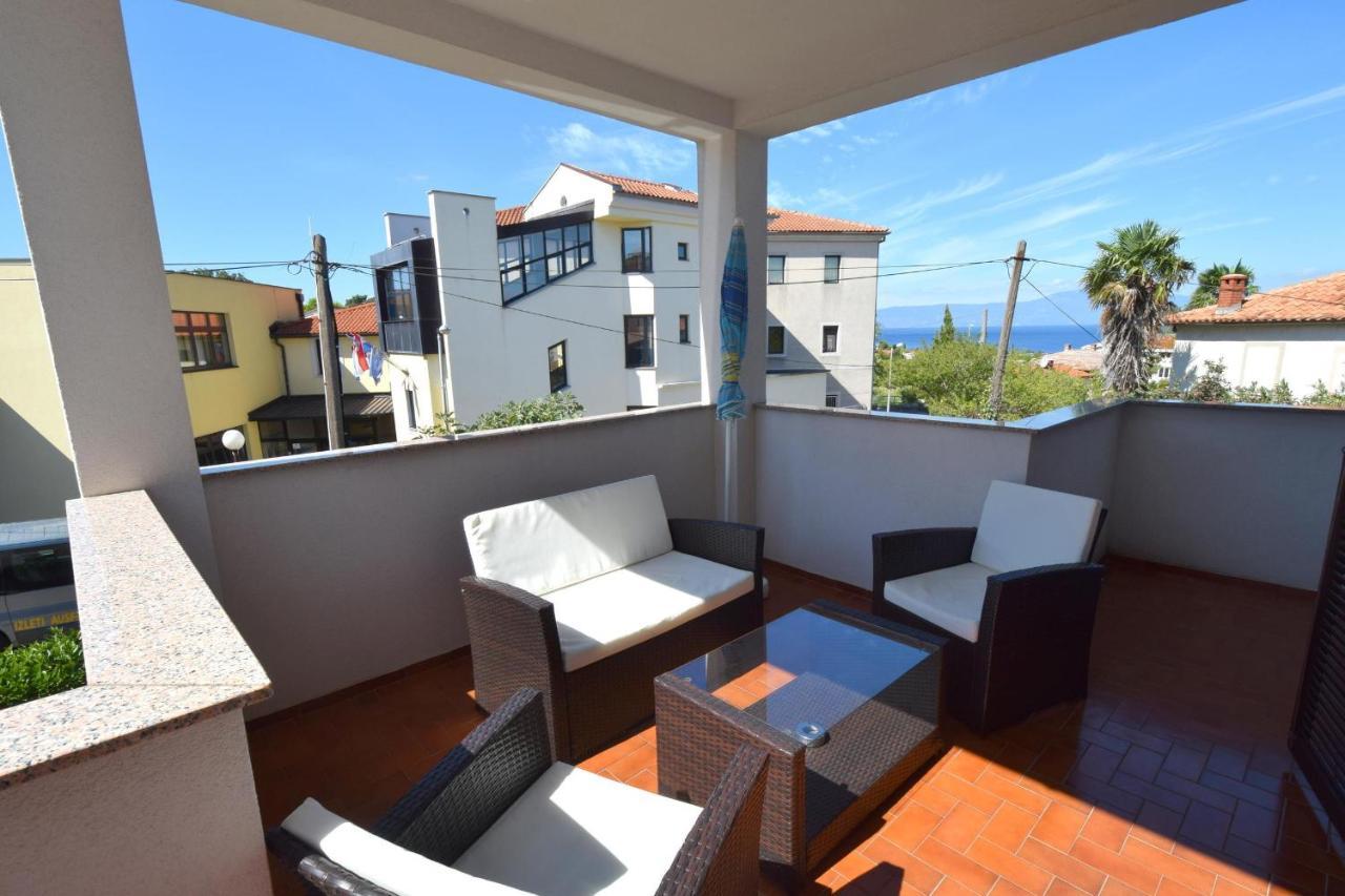 Apartments Petrovic Malinska Extérieur photo