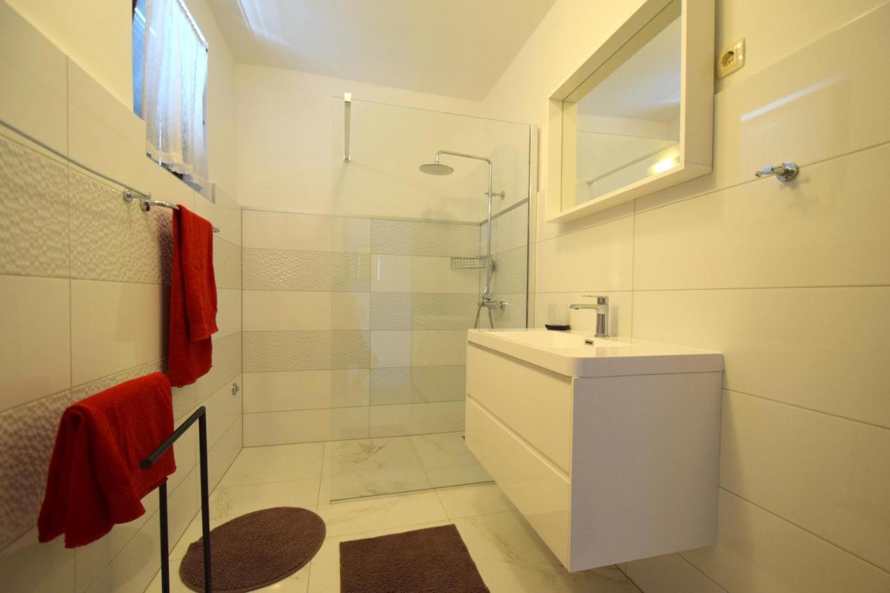 Apartments Petrovic Malinska Extérieur photo
