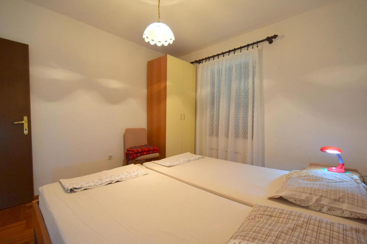 Apartments Petrovic Malinska Extérieur photo